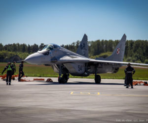 Myśliwce MiG-29 w Gdyni. Piloci rozpoczęli intensywne szkolenie na wybrzeżu