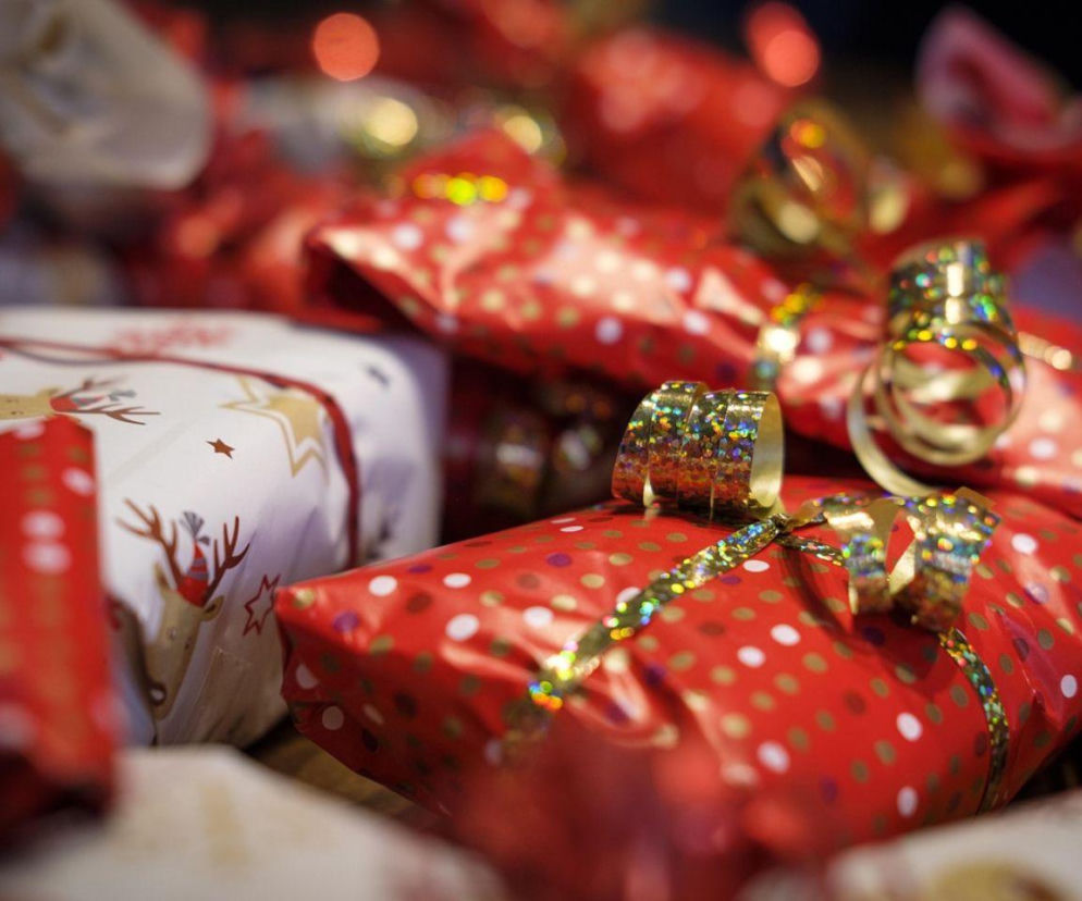 Co kupić osobie, która ma wszystko? Oto prezenty, które trafiają w samo serce!