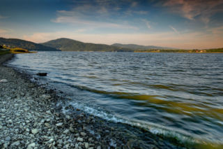 Pod wodą zniknęły całe wsie. Dziś to jedno z najpiękniejszych jezior w Śląskiem