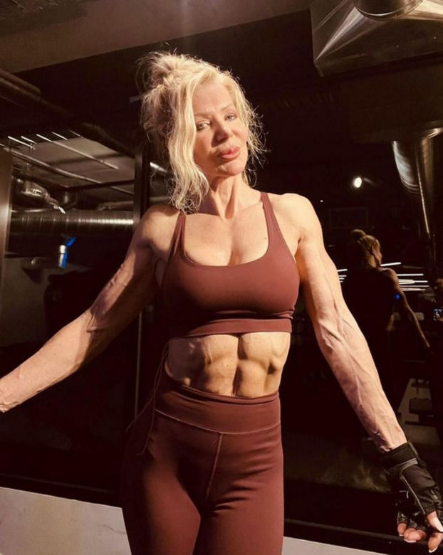 Fit Babcia - Lesley Maxwell  