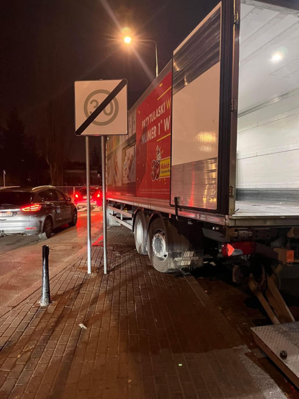 Sytuacja przy Piaseczyńskiej powtarza się nagminnie