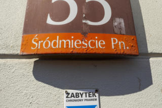 Warszawa dawniej i dziś. Krakowskie Przedmieście 55. Przed wojną ten gmach zachwycał przepychem, dziś jest tylko cieniem dawnej chwały