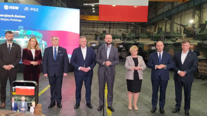 Pierwsze Borsuki wreszcie w wojsku. Szef MON: "111 Borsuków to nie jest nasze ostatnie słowo"