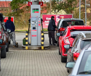 Kolejki niemieckich aut na przygranicznych stacjach paliw