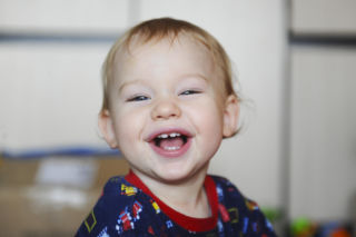 „Bóg jest moją siłą”. To bibilijne imię dla chłopca pnie się w rankingach