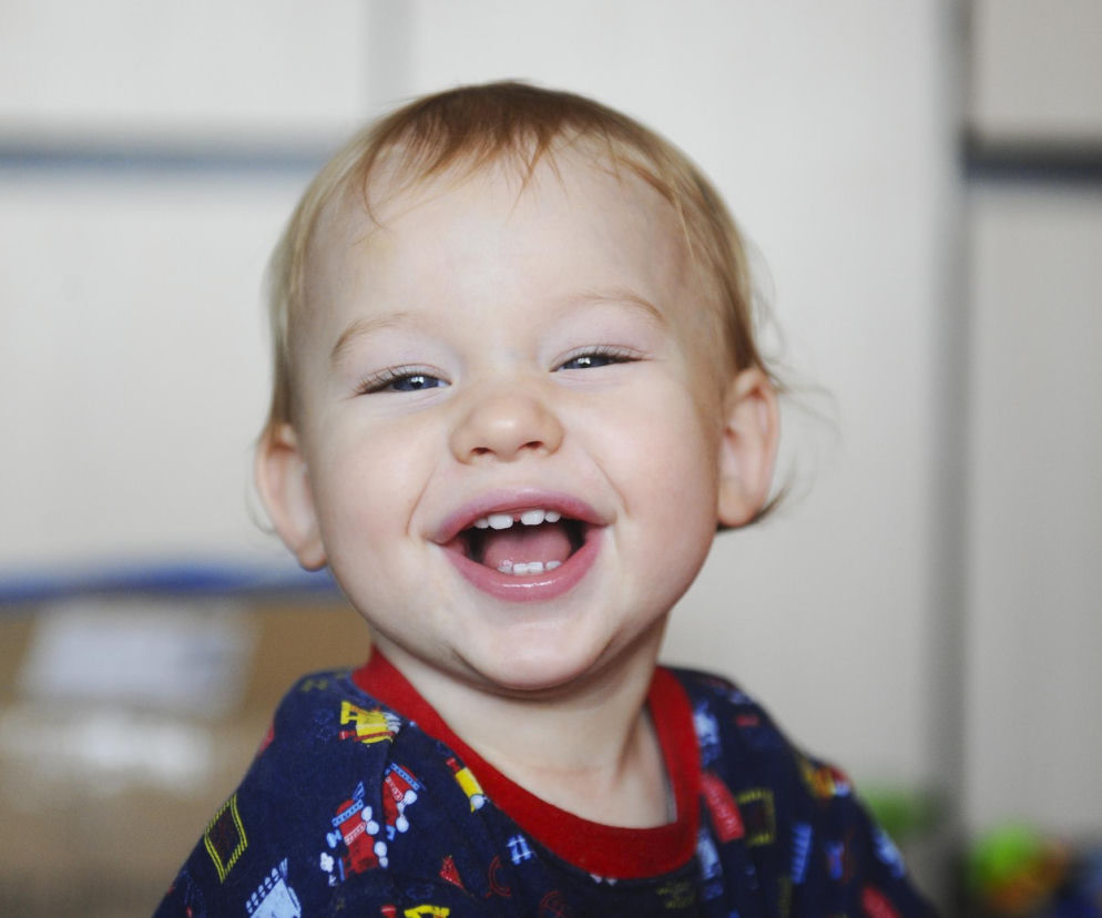 „Bóg jest moją siłą”. To bibilijne imię dla chłopca pnie się w rankingach