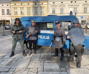 Inscenizacja z okazji 40. rocznicy wprowadzenia stanu wojennego