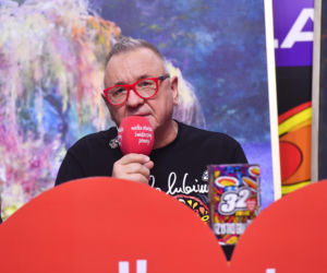 Jerzy Owsiak na przestrzeni lat. Tak zmieniał się jego charakterystyczny wizerunek