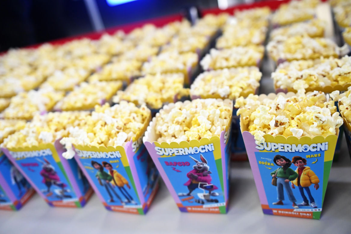 Premiera "Supermocni"