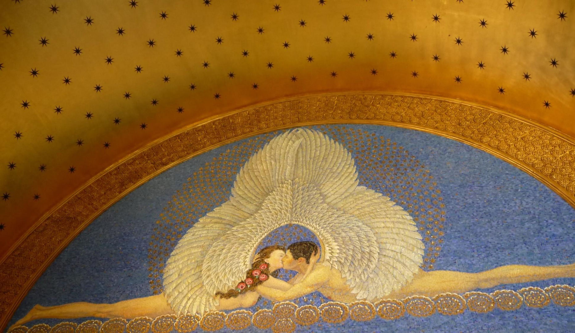 Mozaika wewnątrz wieży weselnej w Darmstadt