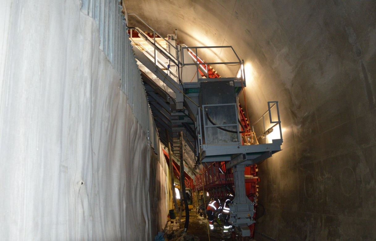 Poszerzają tunel kolejowy Wrocław Jelenia Góra