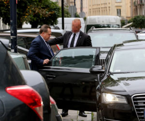 MINISTER ZIELIŃSKI CHCIAŁ WYLEGITYMOWAĆ.