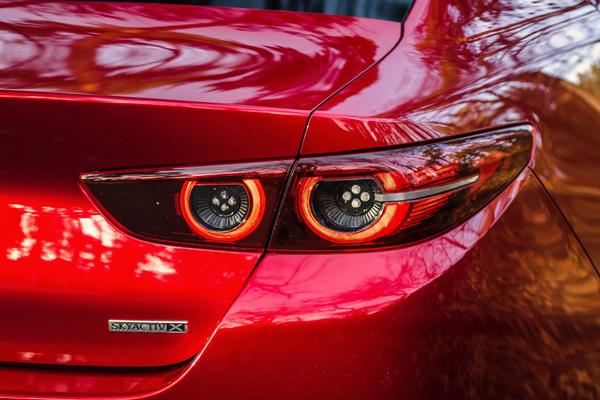 Mazda 3 Sedan 2.0 SKYACTIV-X 180 KM 6MT Enso