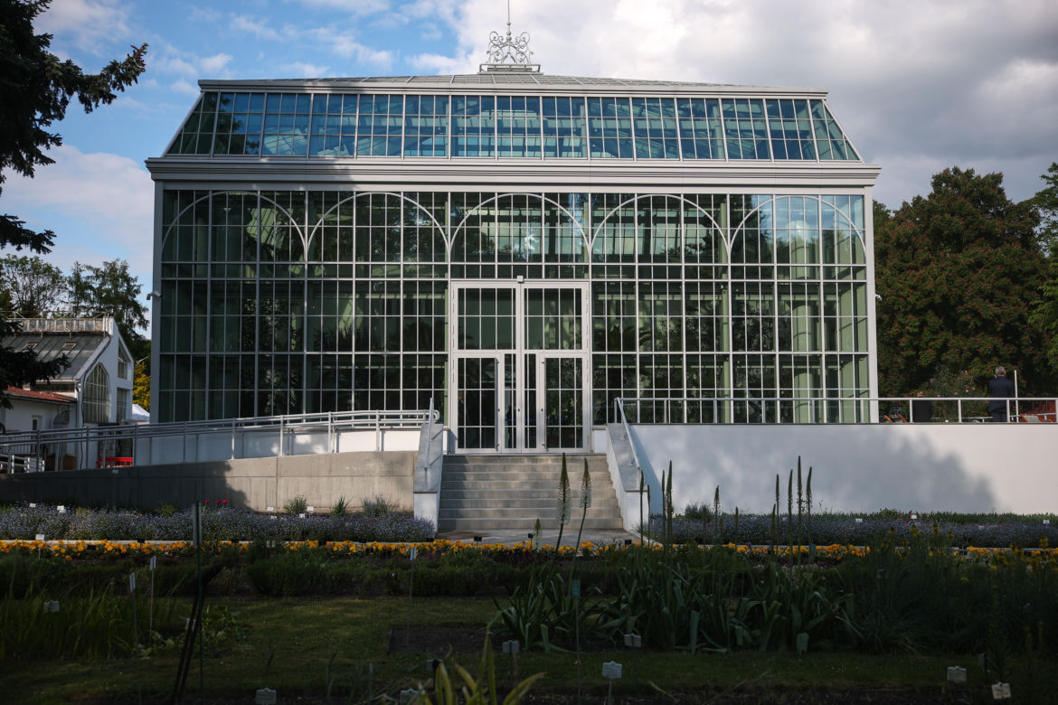 Nowa oranżeria w Ogrodzie Botanicznym UJ. Zastąpiła poprzedniczkę z XIX wieku 