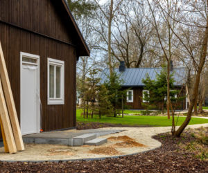 Domki fińskie na Polu Mokotowskim w Warszawie