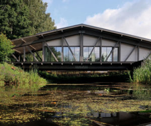 Bridge House, osiedle Capitan Club, obwód tulski, Rosja, proj. BIO-architects – Ivan Ovchinnikov, Lev Anisimov, wnętrza: Polina Odintsova, 2018