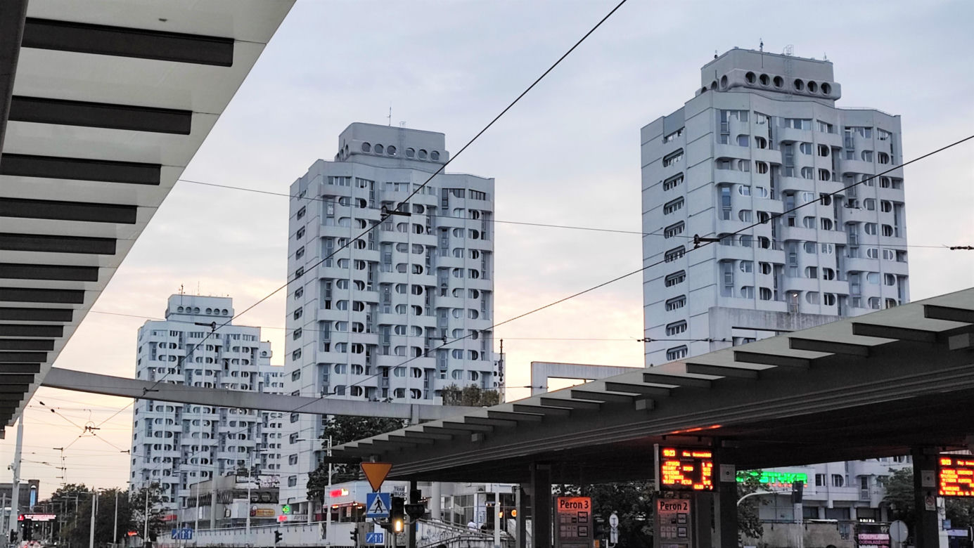 PRL we Wrocławiu wciąż żyje! Te miejsca przeniosą cię w czasie