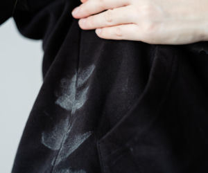 Białe ślady na ubraniach po treningu to sygnał alarmowy. Eksperci: wystarczy 7 dni, by to zmienić