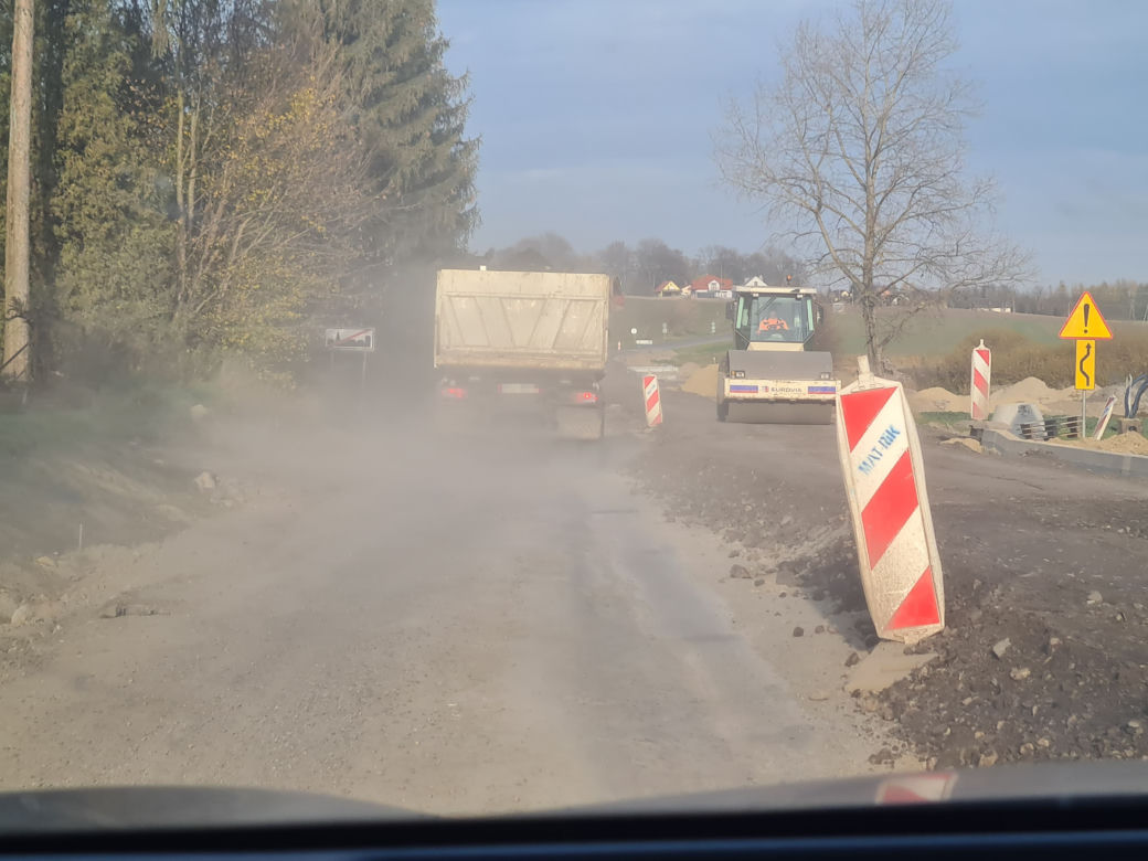 Droga Przeworsk -Kańczuga 9 km kierowcy pokonują w pół godziny [GALERIA]