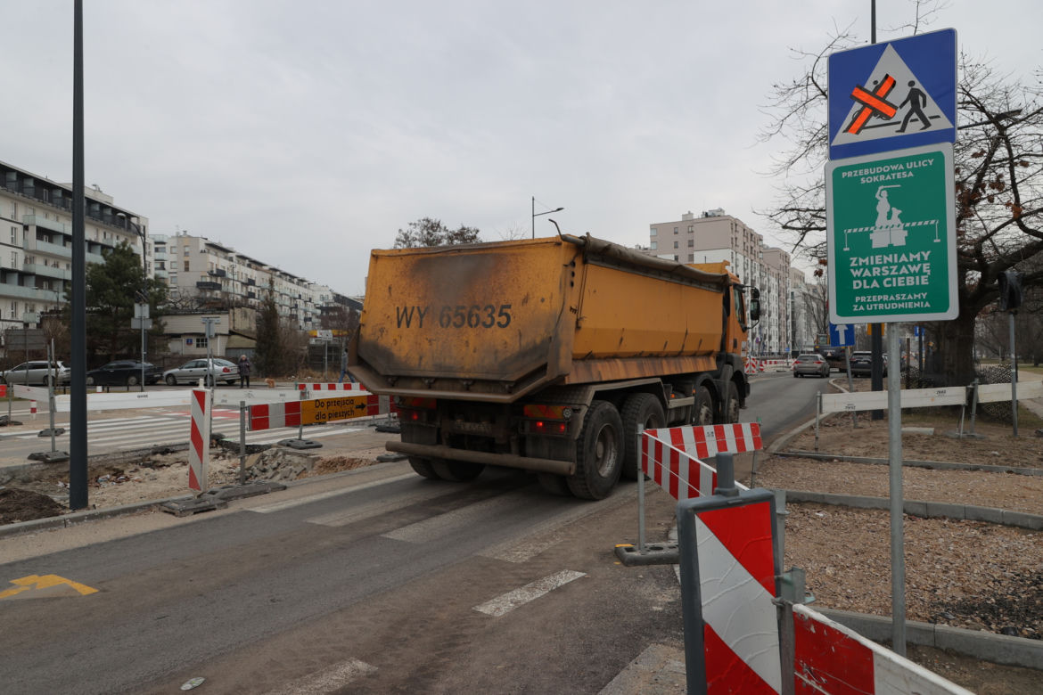 Przebudowa ulicy Sokratesa ciągnie się jak krew z nosa. Mieszkańcy są wściekli 