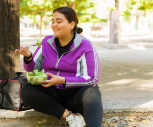 Viralowy trend dietetyczny „Fibermaxxing” podbija sieć. Ta dieta może skończyć się poważnymi problemami