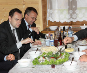 Tak PiS degustuje nalewki na Podkarpaciu