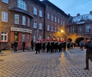 Barbórka 2019: Górnicy wraz z orkiestrą przeszli ulicami Nikiszowca