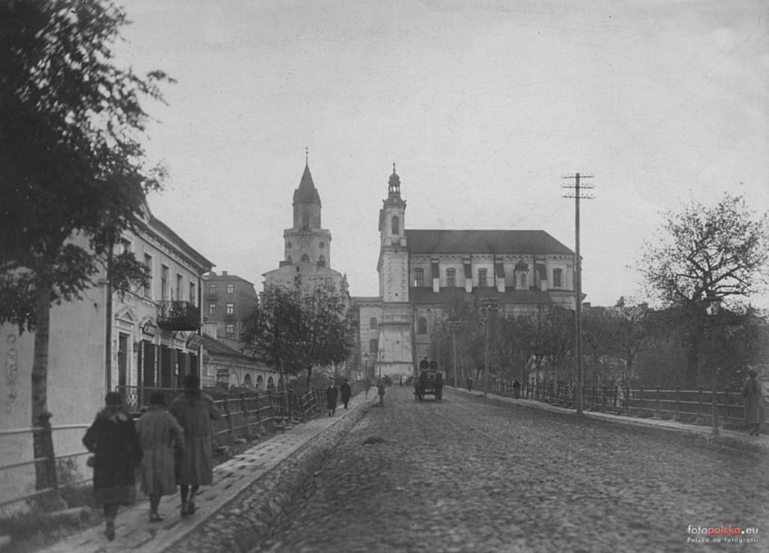 Jeden z pierwszych barokowych budynków wzniesionych poza Włochami. Znajduje się w stolicy woj. lubelskiego!