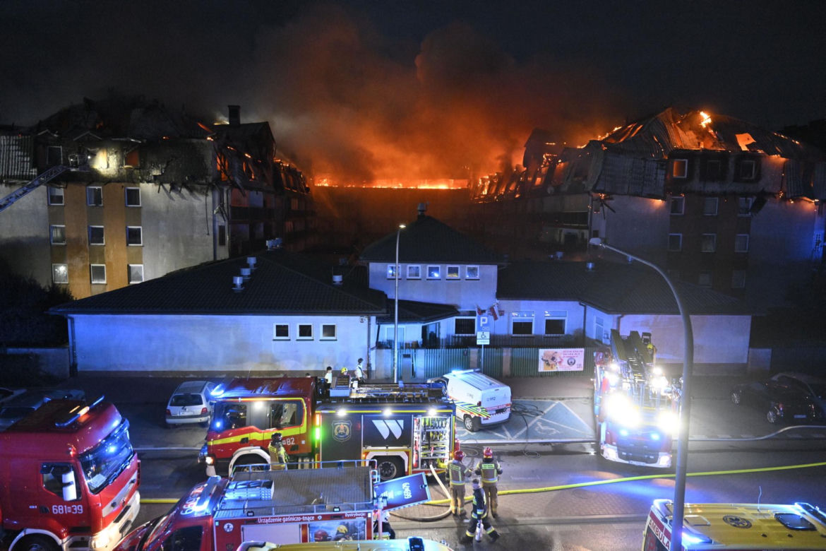 Pożar bloku w Ząbkach. Przerażające zdjęcia z miejsca tragedii
