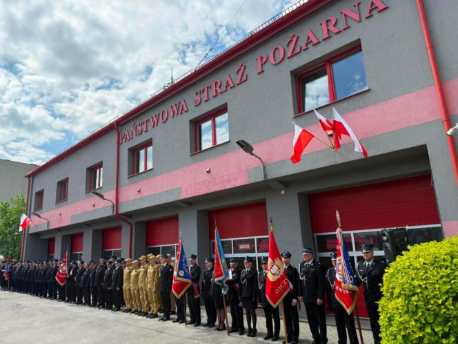 Uroczyste Obchody Dnia Strażaka w Starachowicach. Odznaczenia, awanse i wyróżnienia dla strażaków