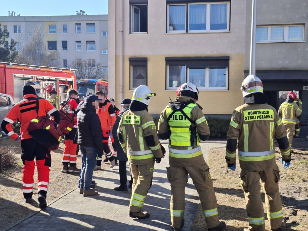 Pożar w bloku w Kościanie. Lokatorzy czekali na pomoc na balkonach
