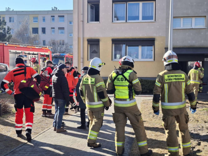 Pożar w bloku w Kościanie. Lokatorzy czekali na pomoc na balkonach