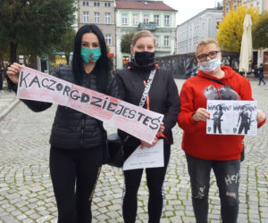 Idą lwice na ulice. Mieszkańcy Leszna znów protestują