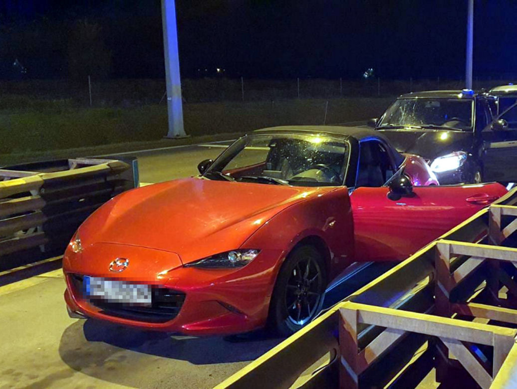 Sensacyjne zatrzymanie na A2. Nagle policjanci wyciągnęli broń