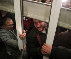 Manifestacje pod siedzibą PKW