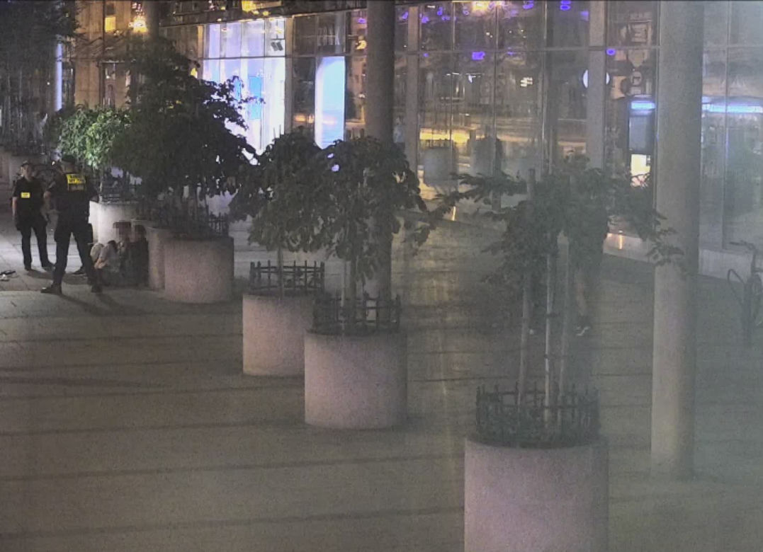 Trzech mężczyzn zaatakowało w centrum przechodnia