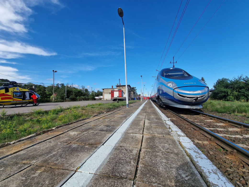 Samochód zderzył się Pendolino