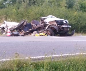 Tragiczny wypadek na DK74 w Łagowie. Nie żyje jedna osoba, droga jest całkowicie zablokowana