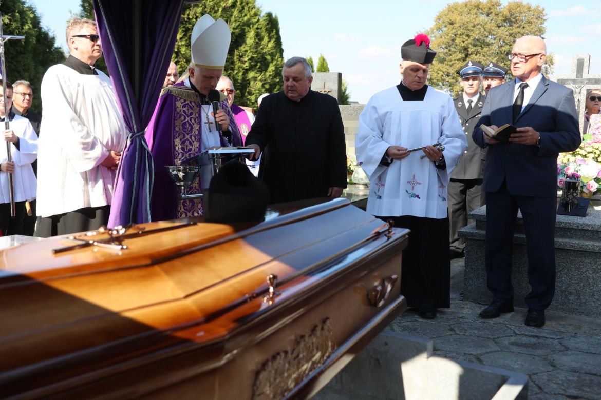 Pogrzeb księdza Stanisława w Grzęsce