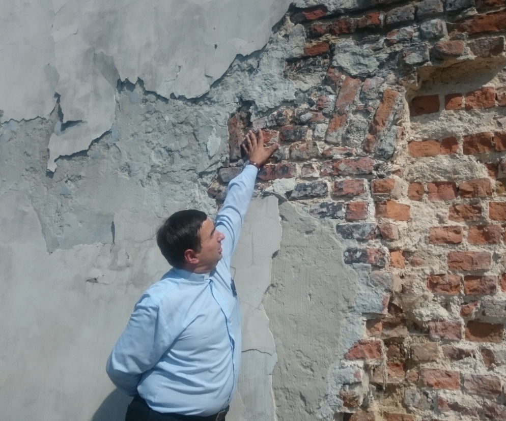 Lublin: Mur zabytkowego kościoła zaczął się „sypać”. Odsłoni NIEZNANĄ HISTORIĘ?