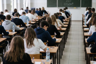 Termin matury 2027. Kiedy następne egzaminy? Kalendarz szkolny 2026/27 szkół średnich