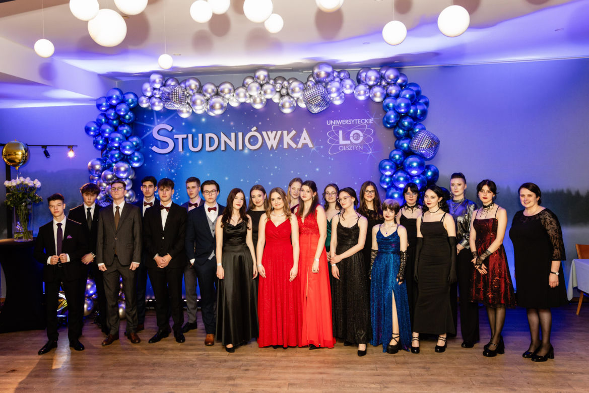 Studniówka XII Liceum Ogólnokształcącego w Olsztynie. Tak bawili się maturzyści. Zobacz zdjęcia!