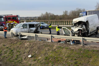 Wypadek na S17. Dwie osoby w szpitalu, jedna zginęła