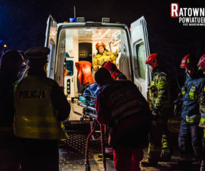 Wypadek w miejscowości Szeligi: Pijany nastolatek uderzył w drzewo na parkingu przy plaży