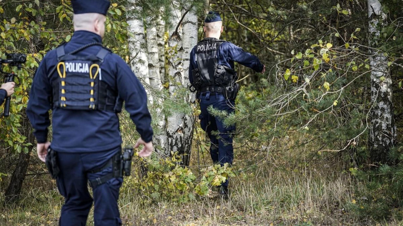 Zamknięte lasy, policjanci i żołnierze z długą bronią. Tak wygląda jedna z największych obław w historii Polski
