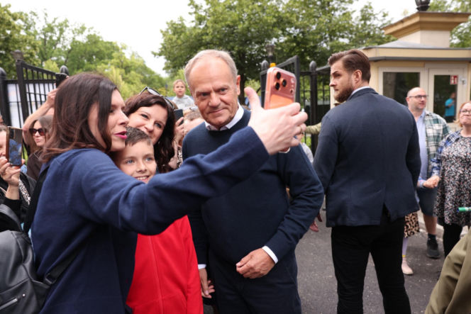 Donald Tusk zaprosił dzieci do ogrodów Kancelarii Premiera