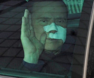 Berlusconi w opatrunkach 