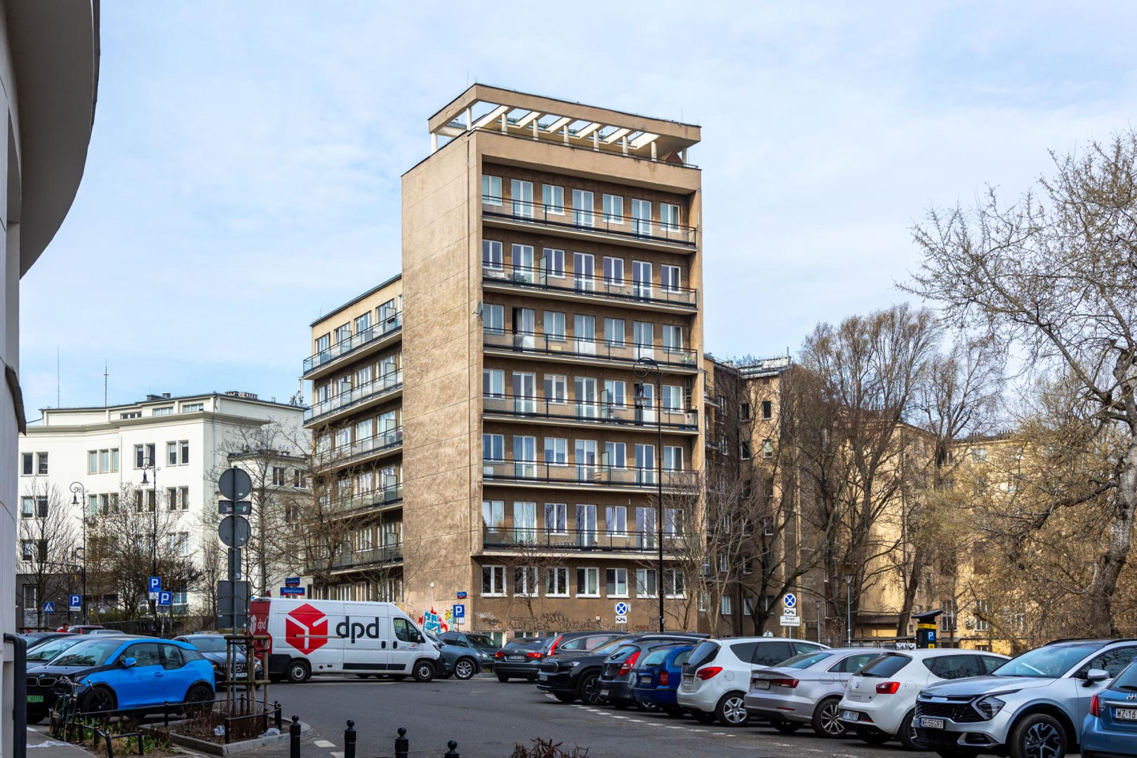 Wieżowiec przy ul. Sewerynów 4 w Warszawie