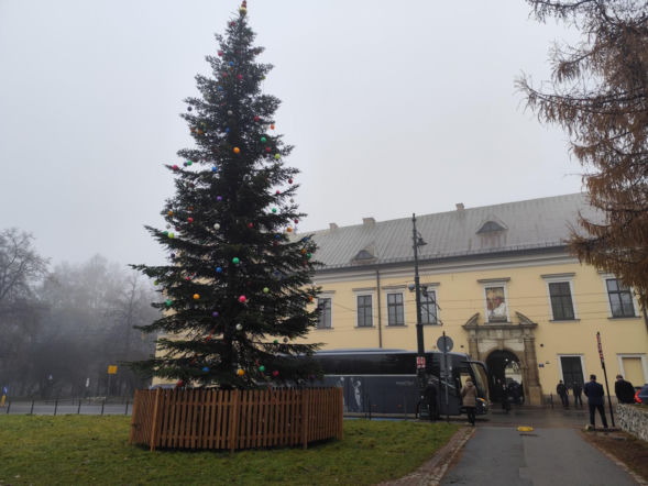 Franciszkańska 2 znów zabłyśnie. Wielkie świąteczne wydarzenie pod Oknem Papieskim