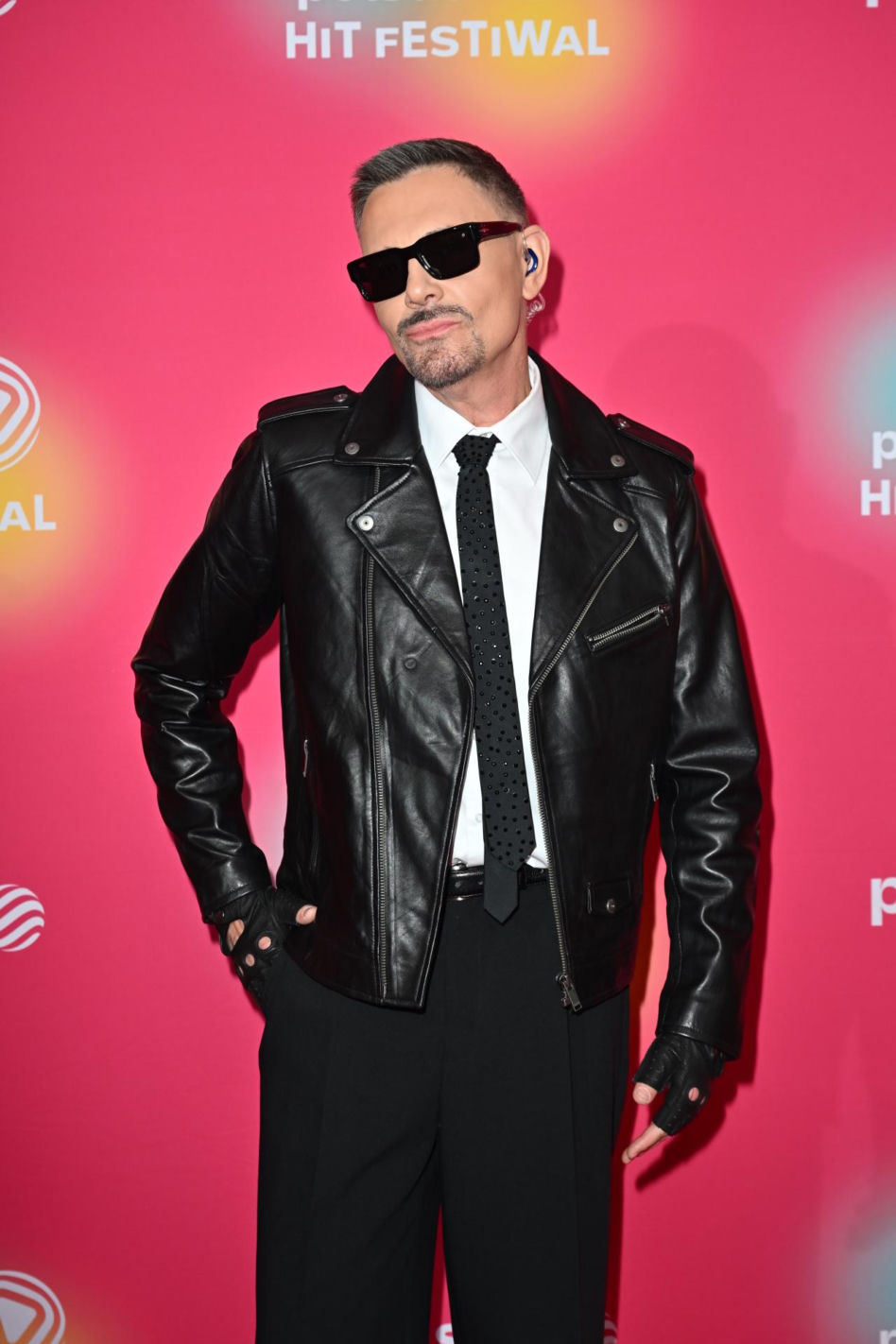Krzysztof Ibisz odpalił tryb młodziaka. Dziubek i minki na festiwalu Polsatu